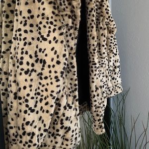 Cheetah Print Coat,💬